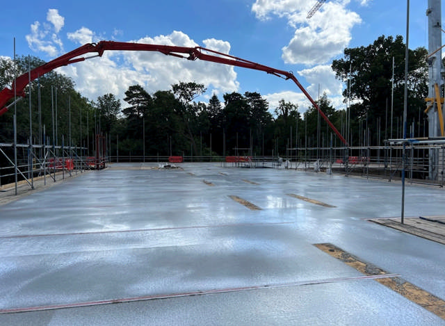 Safecure super_byggeplads 4.jpg Safecure voksbaseret curing 20 l/dunk. 4-6 m²/l