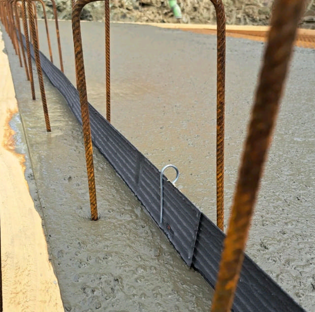 Cemflex VB_7.jpg CEMflex VB fugeblik 150x1,25 mm. L=2 m. 100 m./ks